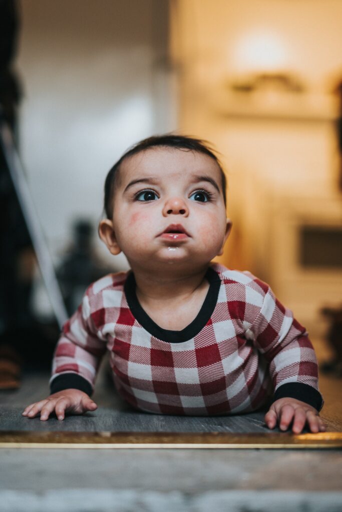 शिशु के दूध के दांत आने पर लार टपकना