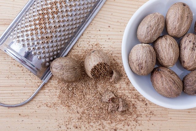 जायफल से बच्चों को दिलाएं सर्दी जुखाम से राहत